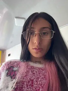 Snapshot of Violeet-Smith chatting on 30, 11, 2025 Violeet-Smith online show from 30, 11, 2025