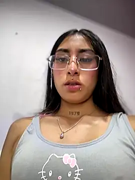 Snapshot of Violeet-Smith chatting on 24, 10, 2025 Violeet-Smith online show from 24, 10, 2025