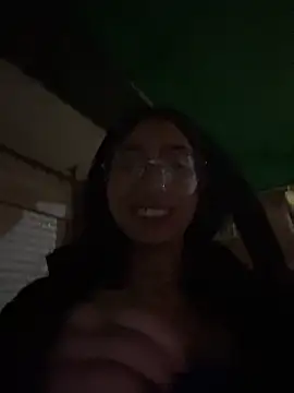 Snapshot of Violeet-Smith chatting on 28, 11, 2025 Violeet-Smith online show from 28, 11, 2025