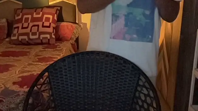 Snapshot of MakeMeAwareAah chatting on 23, 10, 2025 MakeMeAwareAah online show from 23, 10, 2025