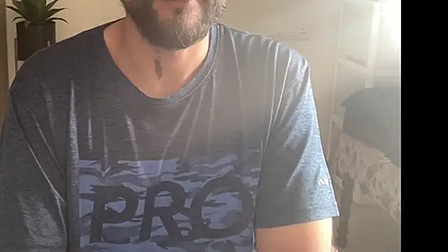 Snapshot of MakeMeAwareAah chatting on 14, 12, 2025 MakeMeAwareAah online show from 14, 12, 2025