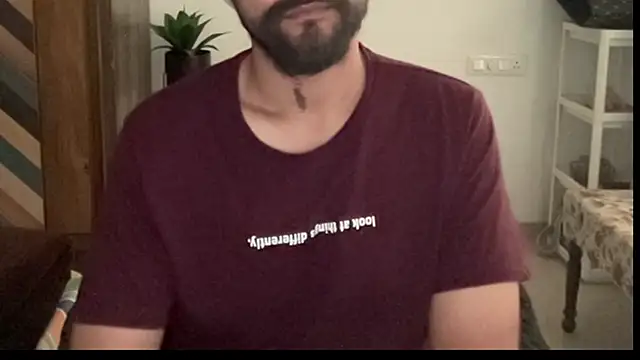 Snapshot of MakeMeAwareAah chatting on 19, 12, 2025 MakeMeAwareAah online show from 19, 12, 2025