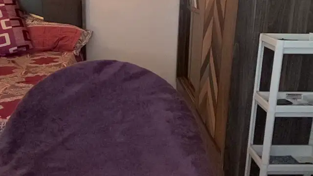 Snapshot of MakeMeAwareAah chatting on 23, 10, 2025 MakeMeAwareAah online show from 23, 10, 2025