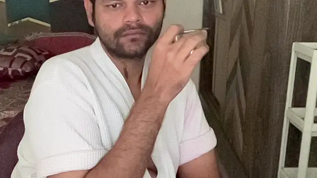 Snapshot of MakeMeAwareAah chatting on 24, 10, 2025 MakeMeAwareAah online show from 24, 10, 2025