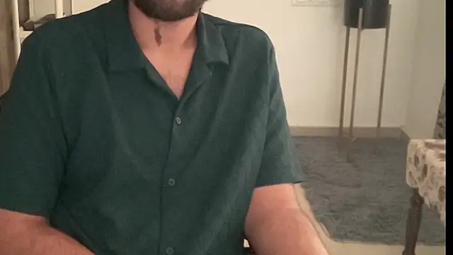 Snapshot of MakeMeAwareAah chatting on 4, 12, 2025 MakeMeAwareAah online show from 4, 12, 2025