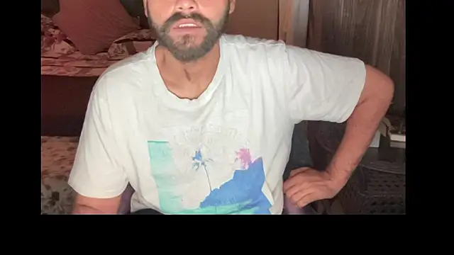 Snapshot of MakeMeAwareAah chatting on 10, 4, 2026 MakeMeAwareAah online show from 10, 4, 2026