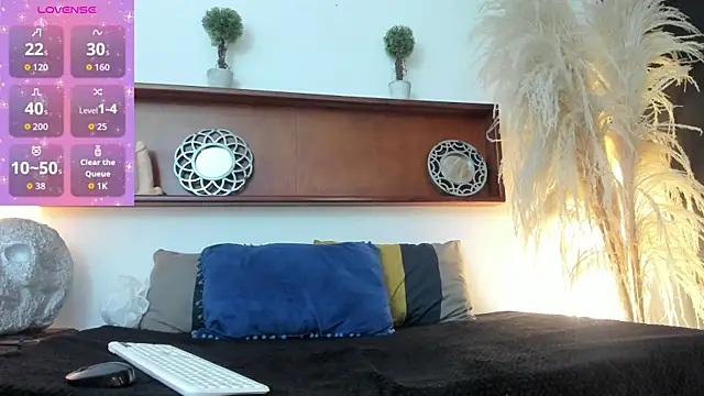 Snapshot of Valu_bm chatting on 8, 11, 2025 Valu bm online show from 8, 11, 2025