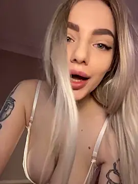 HugeBoobsAlice online show from 2, 3, 2026