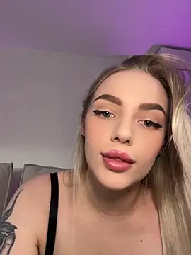 Snapshot of HugeBoobsAlice chatting on 29, 5, 2026 HugeBoobsAlice online show from 29, 5, 2026