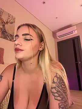 Snapshot of HugeBoobsAlice chatting on 23, 7, 2026 HugeBoobsAlice online show from 23, 7, 2026