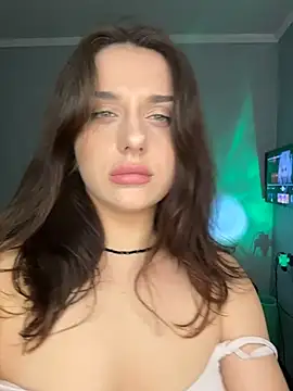 Snapshot of ScarletSi chatting on 5, 4, 2026 ScarletSi online show from 5, 4, 2026