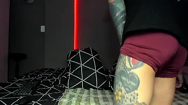 cleoo jhonny online show from 4, 3, 2026