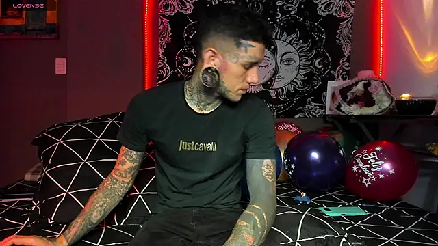 cleoo jhonny online show from 7, 4, 2026