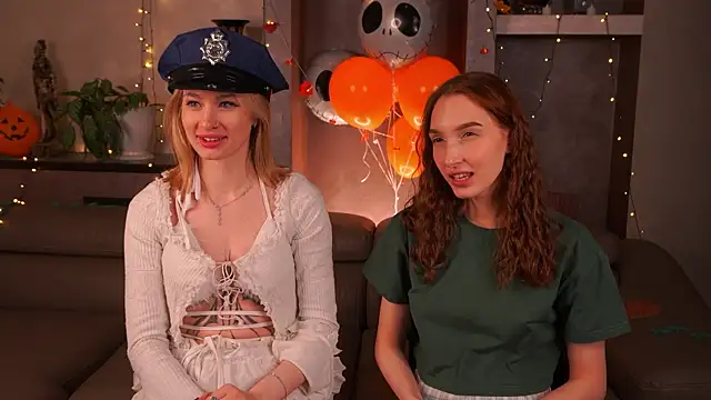 MarisLopaz online show from 2, 11, 2025