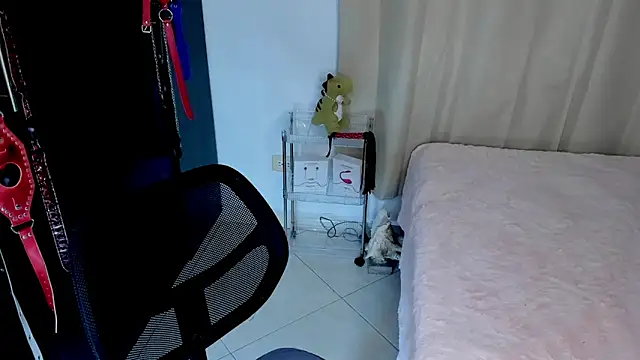 Emilyvalk  online show from 9, 3, 2026