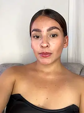 Snapshot of Talia_Bonet chatting on 22, 10, 2025 Talia Bonet online show from 22, 10, 2025