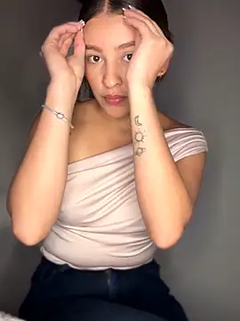 Talia Bonet online show from 4, 2, 2026