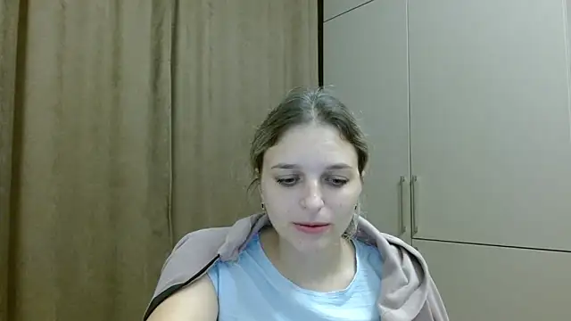 Snapshot of ElisSky301 chatting on 25, 10, 2025 ElisSky301 online show from 25, 10, 2025