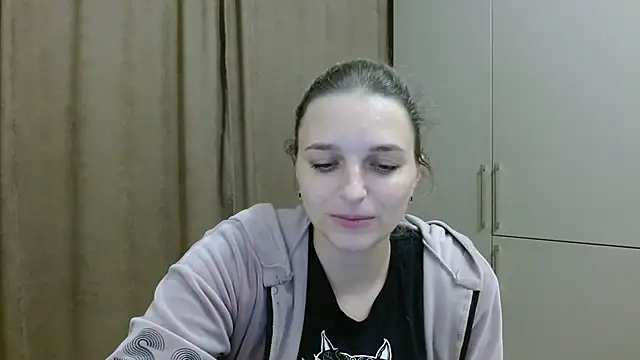 Snapshot of ElisSky301 chatting on 22, 10, 2025 ElisSky301 online show from 22, 10, 2025