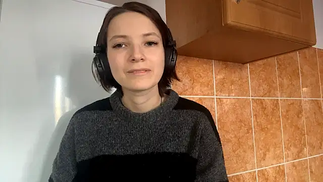 Snapshot of KindraScullion chatting on 23, 10, 2025 KindraScullion online show from 23, 10, 2025