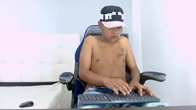Snapshot of Yordi_Alpha chatting on 24, 10, 2025 Yordi Alpha online show from 24, 10, 2025