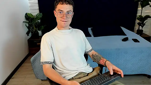 Lil James online show from 13, 2, 2026