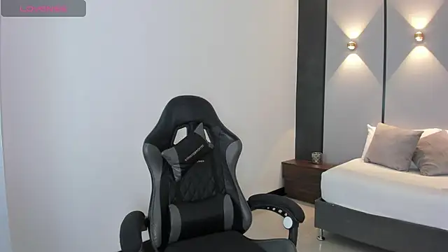 mia collins96 online show from 18, 2, 2026