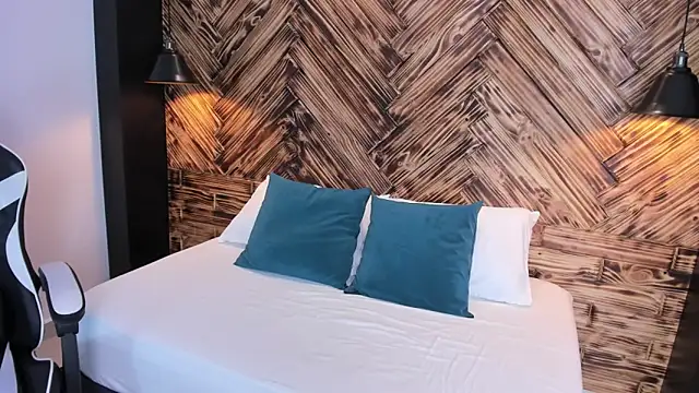 mia collins96 online show from 15, 11, 2025