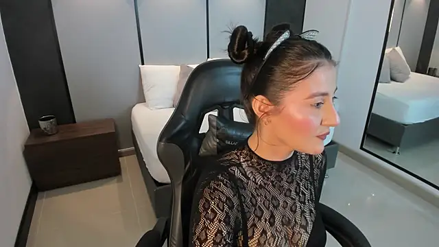 Snapshot of mia_collins96 chatting on 21, 5, 2026 mia collins96 online show from 21, 5, 2026