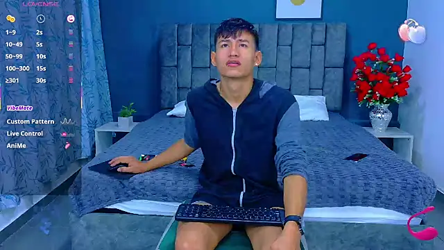 Snapshot of Nicolas_Torres_ chatting on 22, 10, 2025 Nicolas Torres online show from 22, 10, 2025