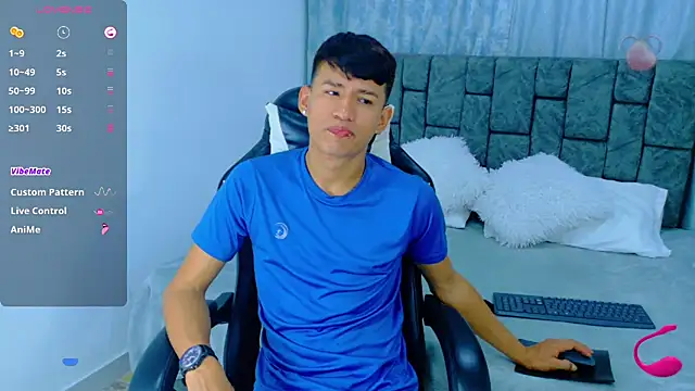 Snapshot of Nicolas_Torres_ chatting on 21, 10, 2025 Nicolas Torres online show from 21, 10, 2025