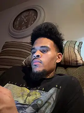 Snapshot of Mrmakeherwet_Tez chatting on 3, 3, 2026 Mrmakeherwet Tez online show from 3, 3, 2026