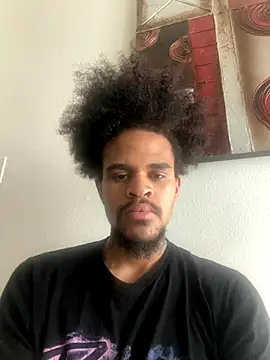 Snapshot of Mrmakeherwet_Tez chatting on 4, 12, 2025 Mrmakeherwet Tez online show from 4, 12, 2025