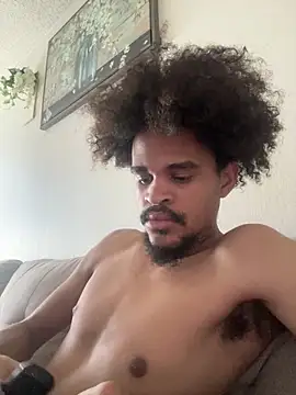 Snapshot of Mrmakeherwet_Tez chatting on 25, 2, 2026 Mrmakeherwet Tez online show from 25, 2, 2026