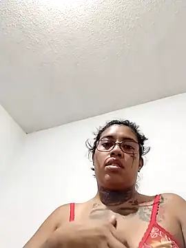 Snapshot of Chicattoo69 chatting on 21, 10, 2025 Chicattoo69 online show from 21, 10, 2025