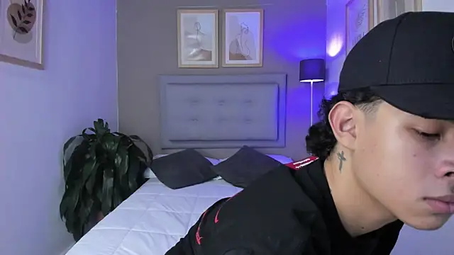 Snapshot of ApoloRicci chatting on 30, 10, 2025 ApoloRicci online show from 30, 10, 2025