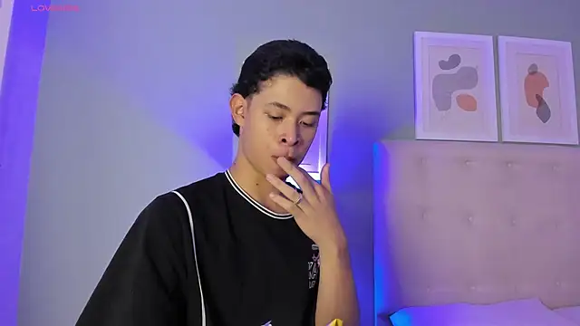 ApoloRicci online show from 2, 3, 2026