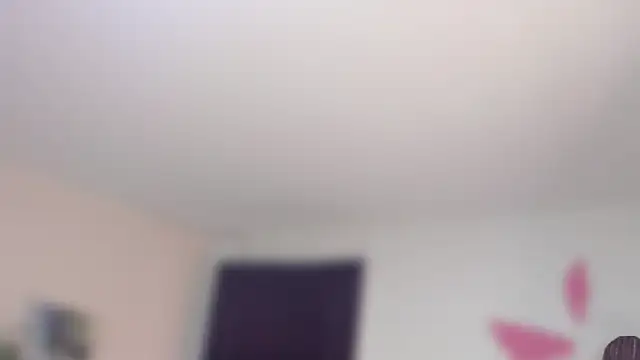 Snapshot of YariRose chatting on 9, 5, 2026 YariRose online show from 9, 5, 2026