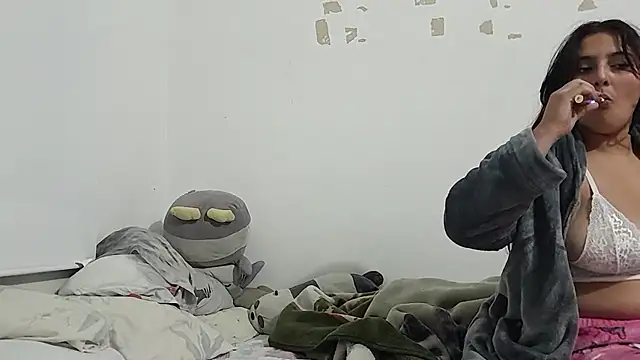 Layla Latina online show from 7, 2, 2026