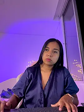 aly nicols online show from 8, 11, 2025