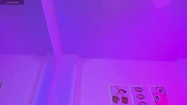 kittymonroe1 online show from 28, 4, 2026