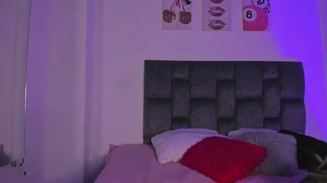 kittymonroe1 online show from 4, 6, 2026