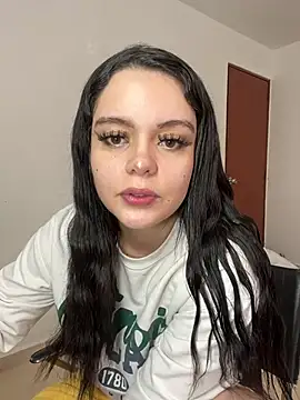 Selena Roa online show from 7, 2, 2026