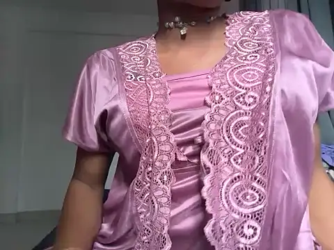 Snapshot of DoraMAYA chatting on 21, 10, 2025 DoraMAYA online show from 21, 10, 2025