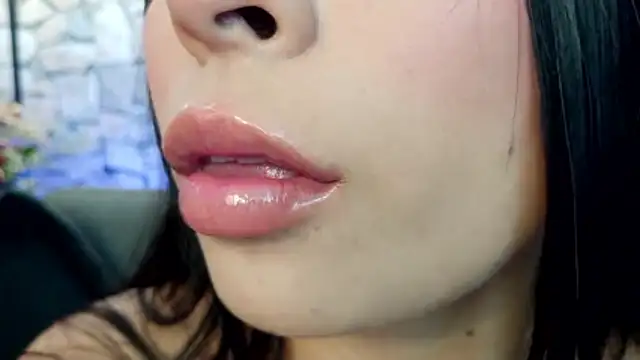 mia roux1 online show from 4, 12, 2025