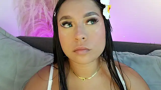 Snapshot of mia_roux1 chatting on 3, 5, 2026 mia roux1 online show from 3, 5, 2026