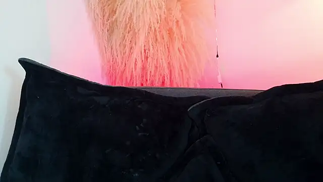 mia roux1 online show from 2, 4, 2026