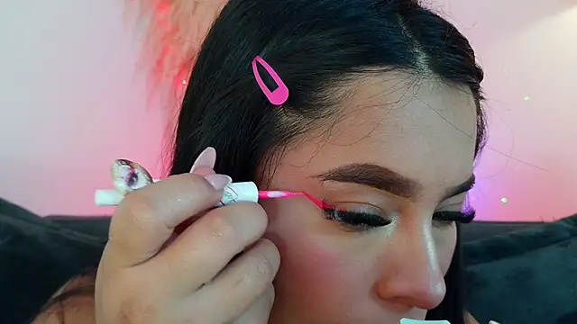 mia roux1 online show from 9, 4, 2026