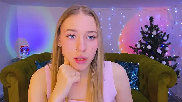 sassy cutie online show from 15, 12, 2025