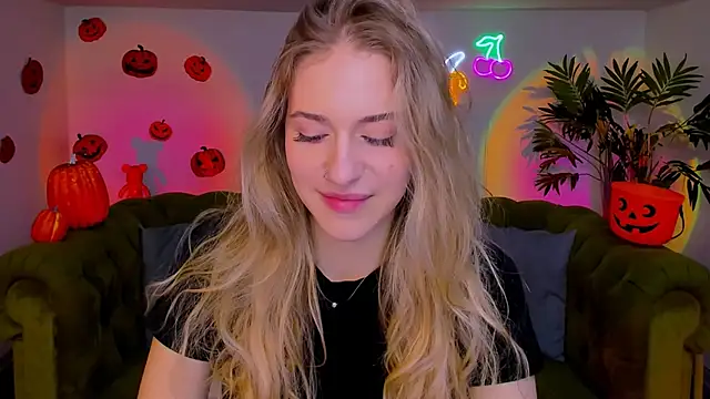 sassy cutie online show from 10, 11, 2025